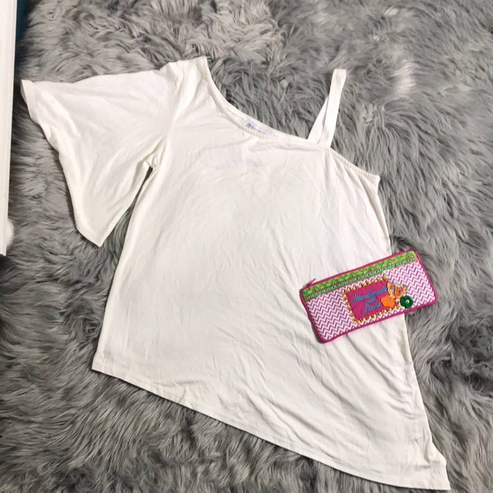 The vanity room white top